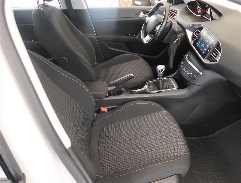 Peugeot 308 (2019) 1.2 PureTech, Serv.kniha - fotka 9 z 14