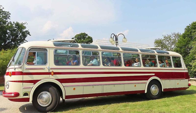 Další ročník již tradiční akce Veterán Bus Kříž přitahoval pozornost návštěvníků.