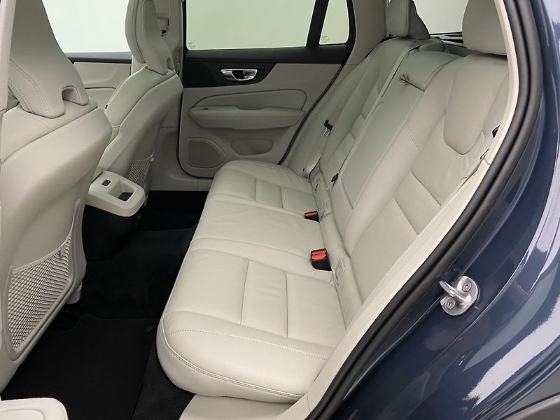 Volvo V60 CC B4 AWD BRIGHT PLUS AUT CZ - fotka 5 z 48