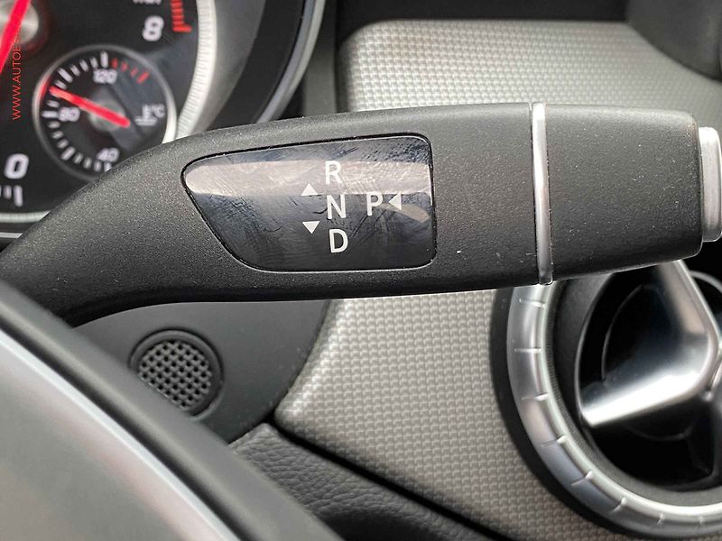 Mercedes-Benz CLA (2017) 1.6T 200, AT, LED, navi - fotka 14 z 18