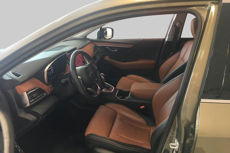 Subaru Outback 2.5i 4WD Touring Hnědá kůže - fotka 8 z 11