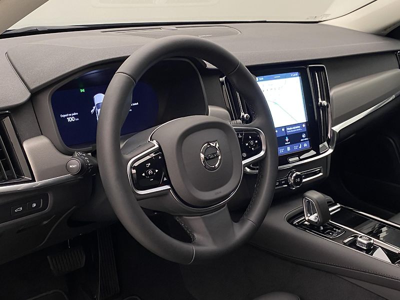 Volvo V90 T6 AWD RECHARGE CORE REZERVACE - fotka 19 z 60