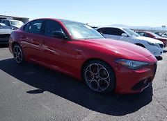 Alfa Romeo Giulia (2023) Auto na cestě - fotografie inzerátu
