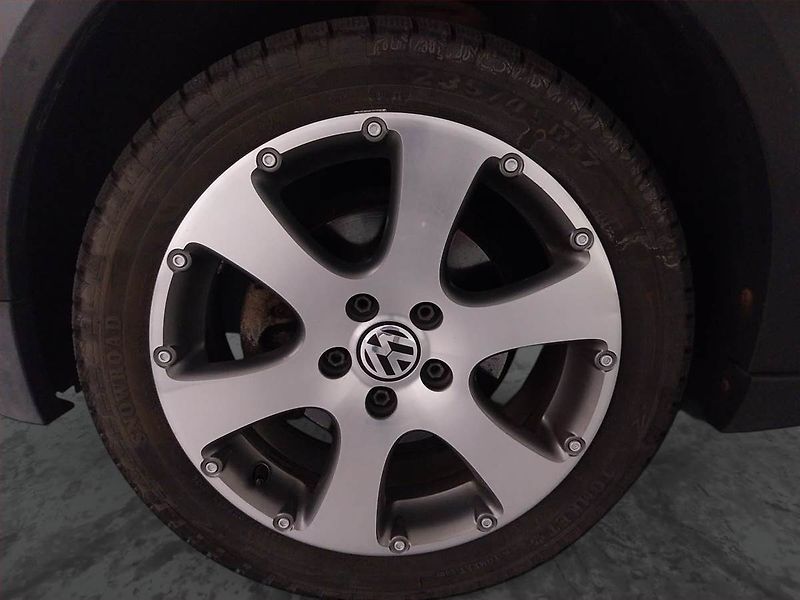 Volkswagen Touran (2011) Comfortline 1.4 TSI, 7 míst - fotka 14 z 17