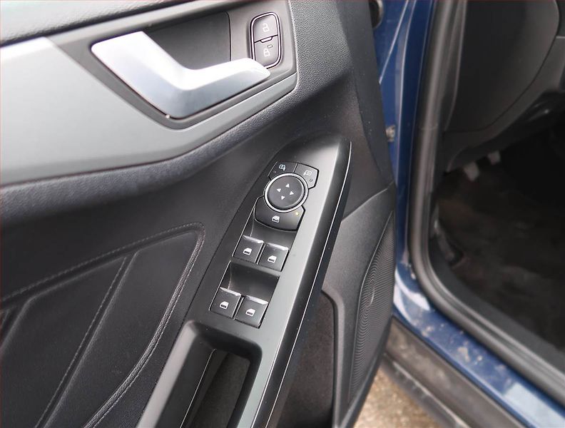 Ford Focus (2018) 1.5 EcoBlue, Serv.kniha - fotka 16 z 17