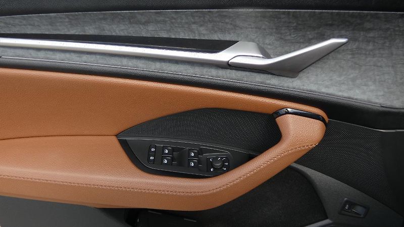 Škoda Kodiaq 2,0 TDi Selection 142 kW 4x4 D - fotka 9 z 27