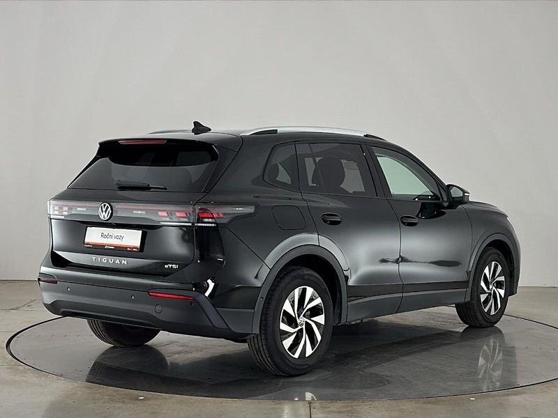 Volkswagen Tiguan People DSG - fotka 2 z 31