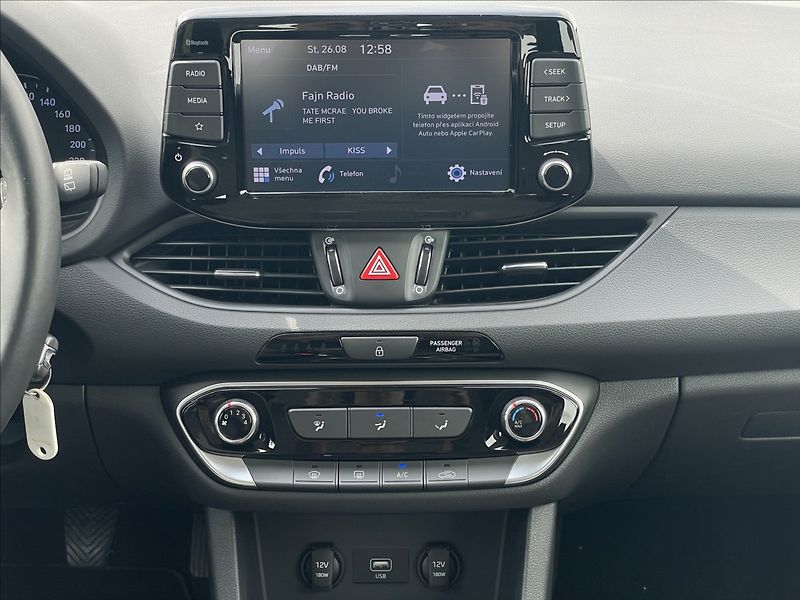 Hyundai i30 1,5 CVVT Combi Comfort - fotka 11 z 23