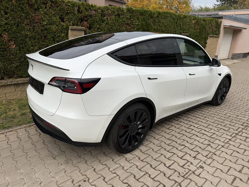 Tesla Model Y Performance-540PS-AWD-Berlín- - fotka 8 z 23