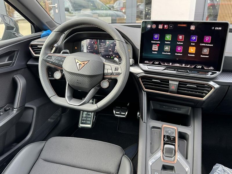 Cupra Leon (2026) 2.0TSI 150kW DSG 4WD - fotka 5 z 12