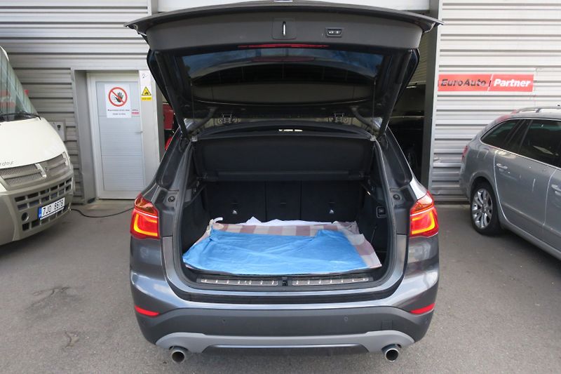 BMW X1 (2017) 2.0 xDrive25d SPORT LINE - fotka 41 z 48
