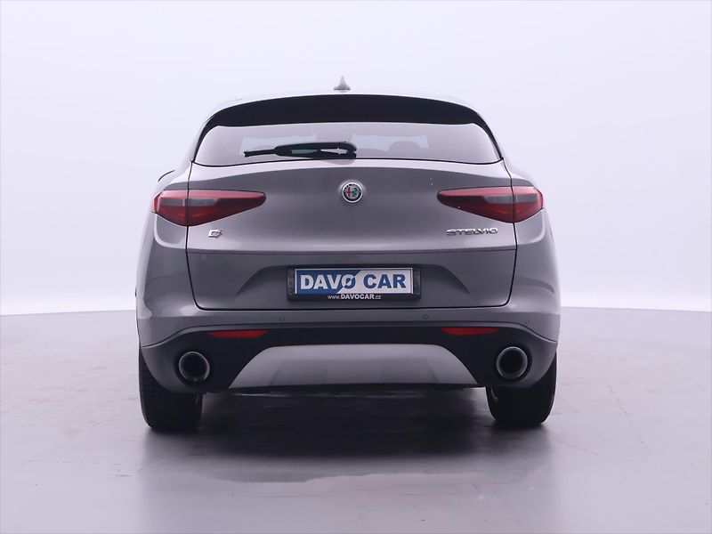 Alfa Romeo Stelvio 2,0 TBi 148kW Aut. Q4 Super - fotka 6 z 32