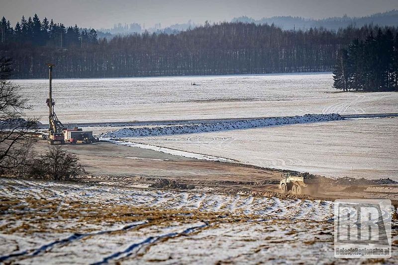 Stavba dálnice D11 u hranic s Polskem.