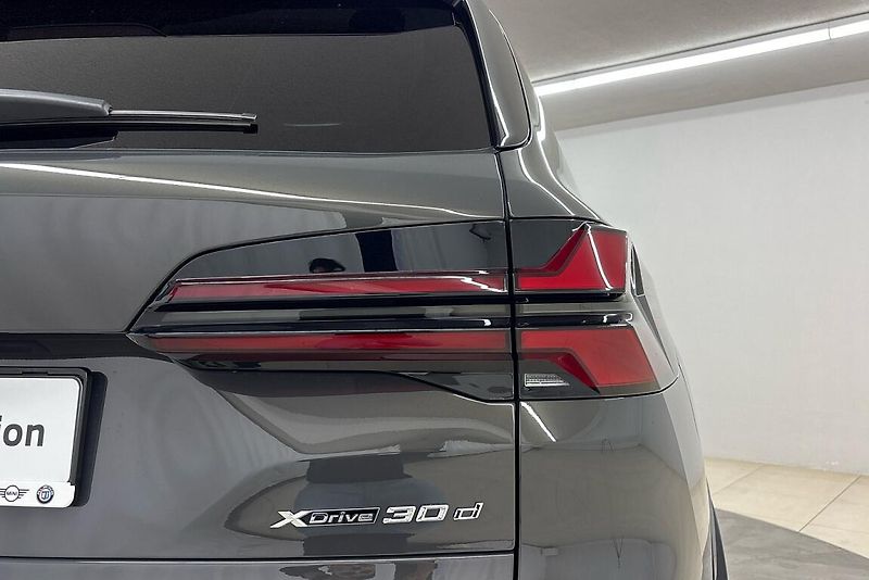 BMW X5 xDrive30d - fotka 4 z 12