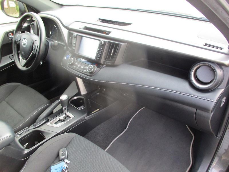 Toyota RAV4 2.5Hybrid 137TKM*T. ZAŘ*SERVIS - fotka 29 z 50