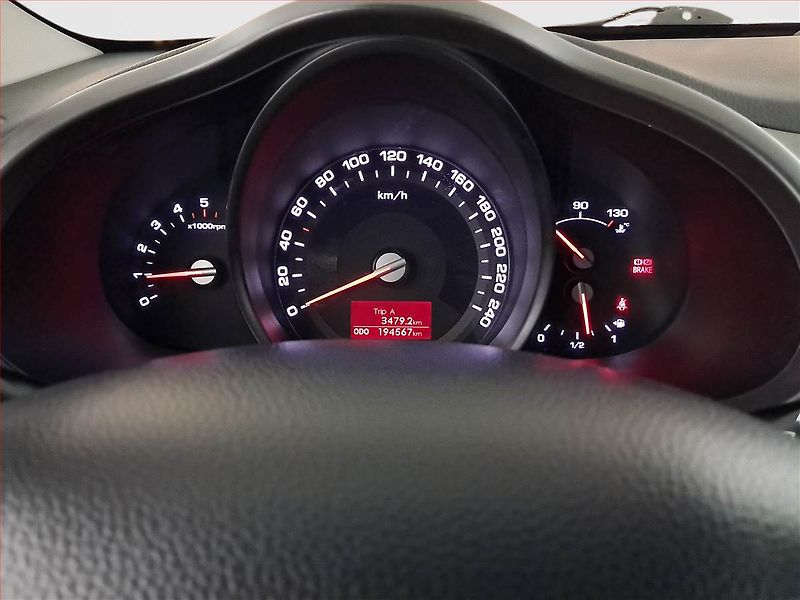 Kia Sportage (2011) 1.7 CRDi, Vyhř. sedaček - fotka 11 z 14