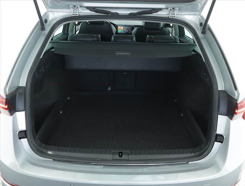 Škoda Octavia (2020) Style 2.0 TDI, Automat, Kůže - fotka 14 z 17