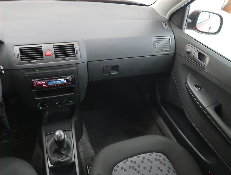 Škoda Fabia (2007) 1.2 12V, nová STK, Tažné - fotka 8 z 12