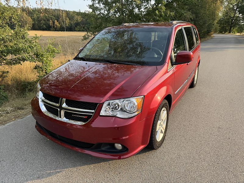 Dodge Grand Caravan (2016) 3.6 V6 SERVISNÍ KNIHA - fotka 1 z 35