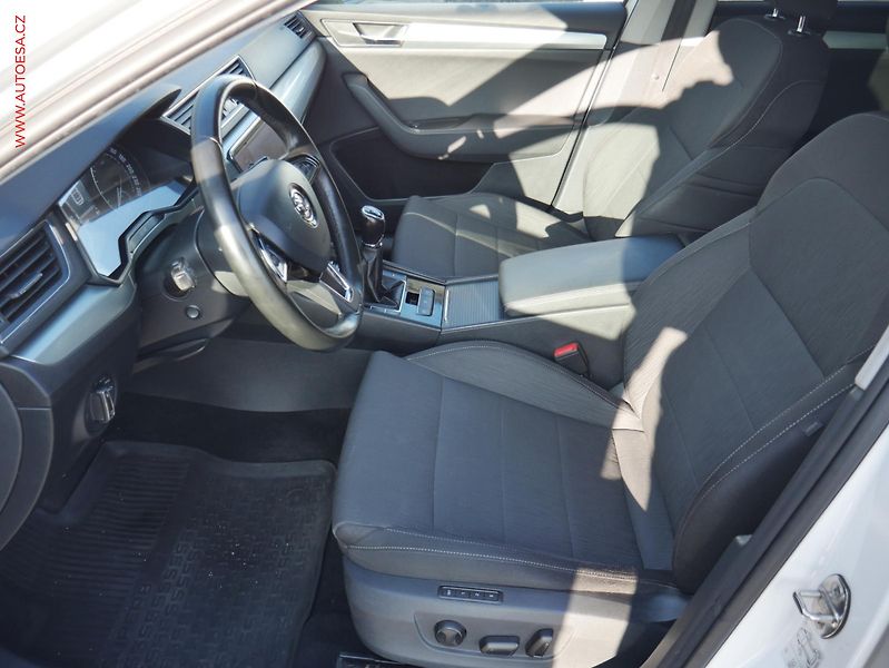 Škoda Superb (2017) 2.0 TDi, ČR, Ambition, bixen - fotka 9 z 25