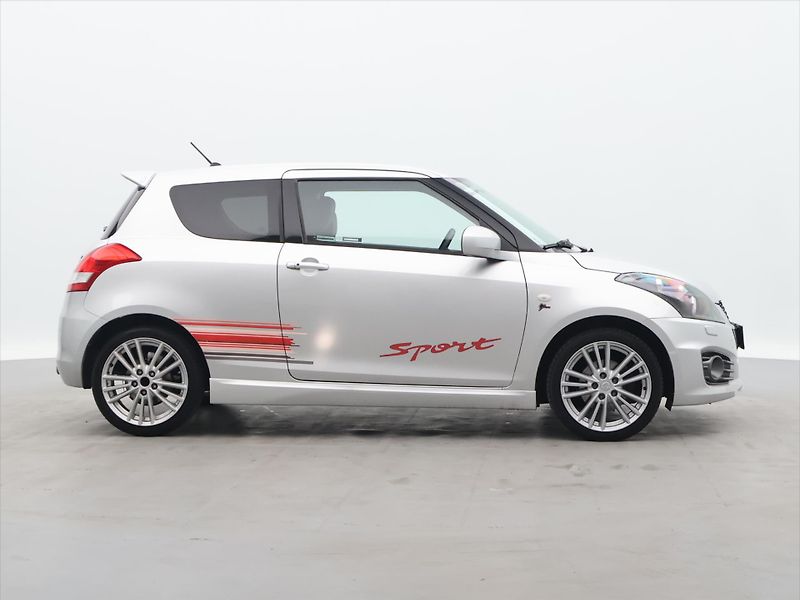 Suzuki Swift 1,6 VVT 100kW Sport CZ - fotka 8 z 30