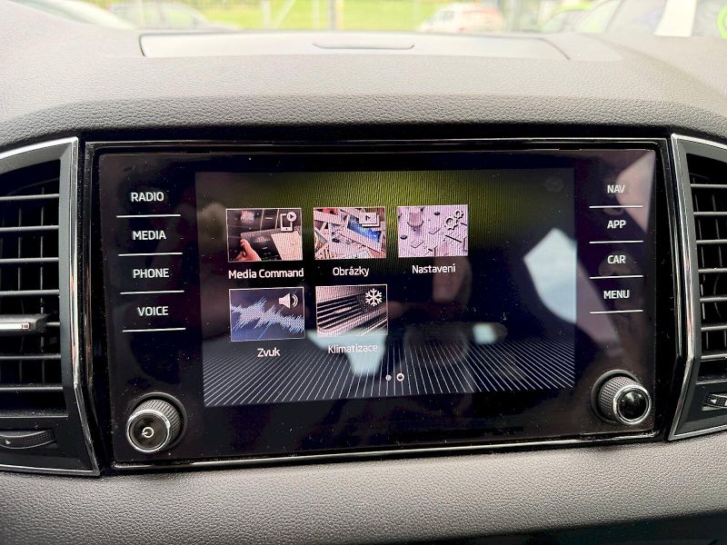 Škoda Karoq (2018) AMBITION TSI 1.0/85KW 6MP - fotka 11 z 23