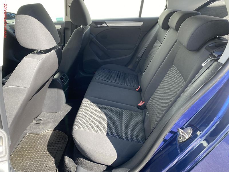 Volkswagen Golf (2011) 1.2 TSi, ČR, Trendline - fotka 10 z 16