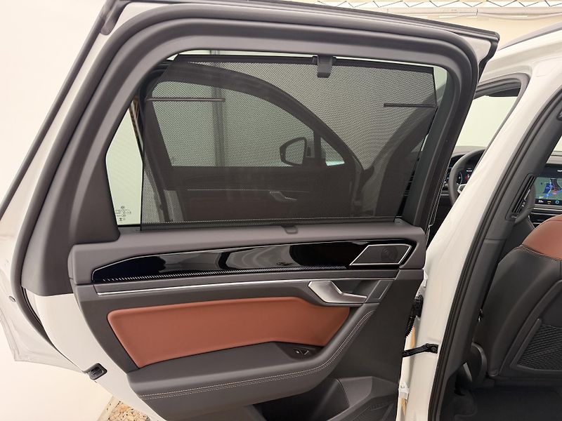 Volkswagen Touareg 3.0Tdi*210kw*1-MAJ*DPH*R-Line* - fotka 13 z 50