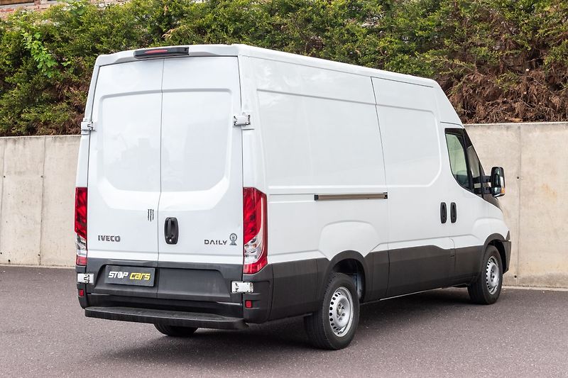 Iveco Daily 2.3 93kW 35S13 L2H2T*TEMPOMAT* - fotka 6 z 19