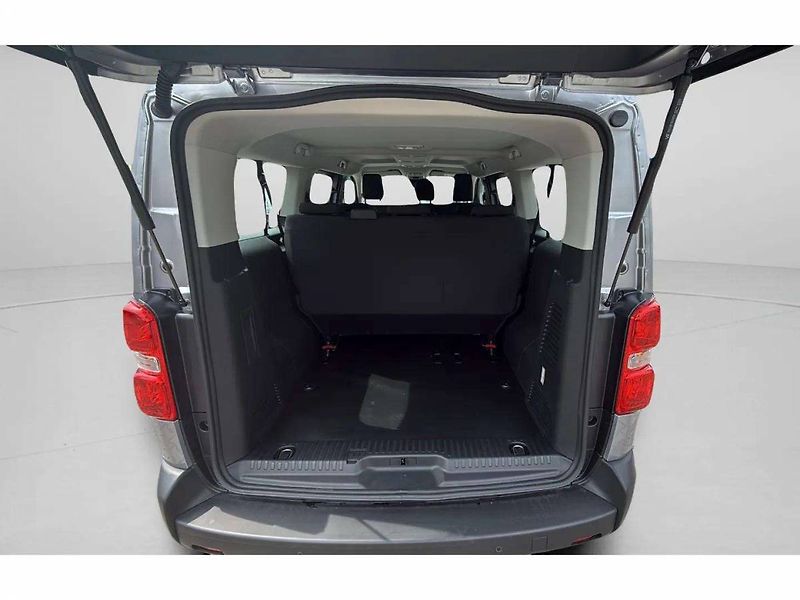 Opel Vivaro (2026) L2 (L) Combi 2.2 CDTi 180k AT8 - fotka 21 z 25