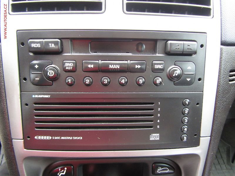Peugeot 307 (2002) 1.6 16V, ČR, Klima - fotka 13 z 16