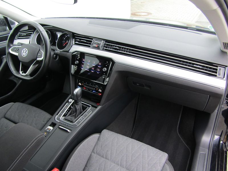 Volkswagen Passat Business 2.0 TDI 110KW DSG Var - fotka 19 z 30