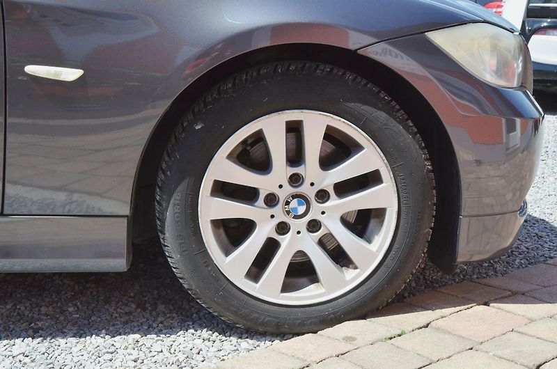 BMW Řada 3 (2008) 318i 105kW Touring / TAŽNÉ - fotka 7 z 31