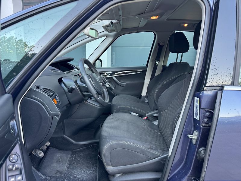 Citroën C4 Picasso (2013) 2.0 HDi - fotka 9 z 24