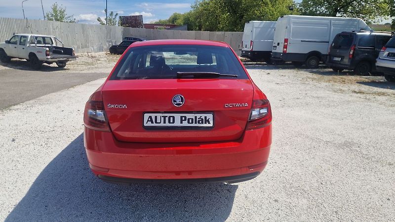 Škoda Octavia 1,6 Tdi - fotka 5 z 12
