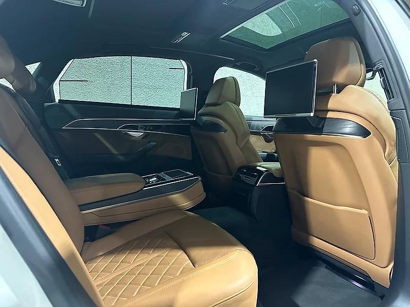 Audi A8 (2018) Vrcholná limuzína Audi A8L - fotka 12 z 12