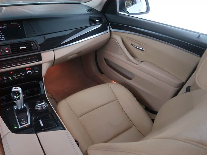 BMW Řada 5 (2011) 530d, Automat, Navi, Tempomat - fotka 8 z 22