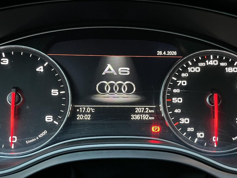 Audi A6 (2013) 3.0 TDI QUATTRO - fotka 26 z 38