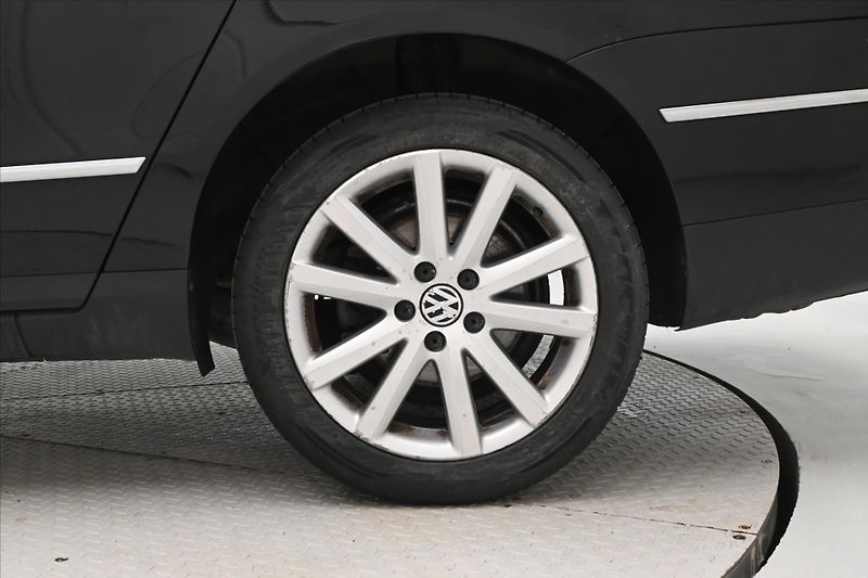 Volkswagen Passat 2,0 103kW NOVÁ STK 4/28 - fotka 29 z 29
