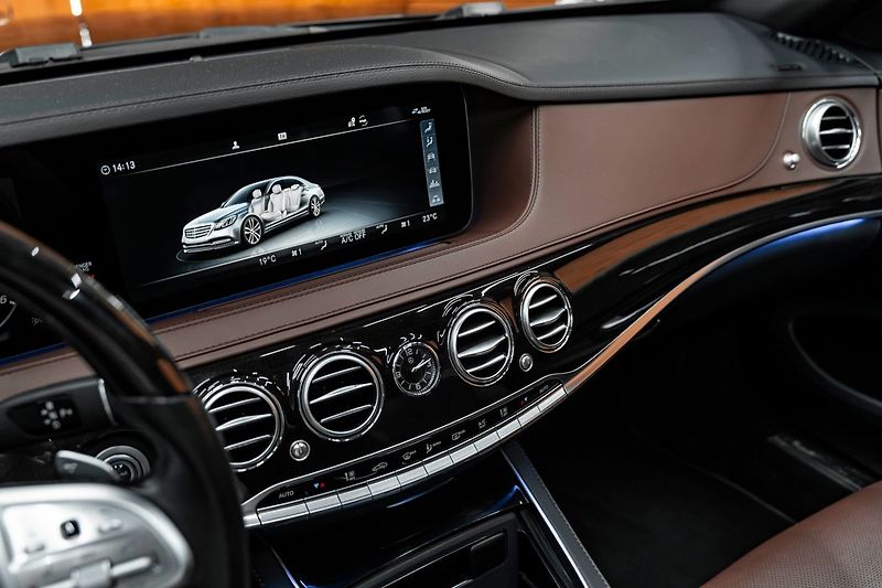 Mercedes-Benz Třídy S - fotka 11 z 23