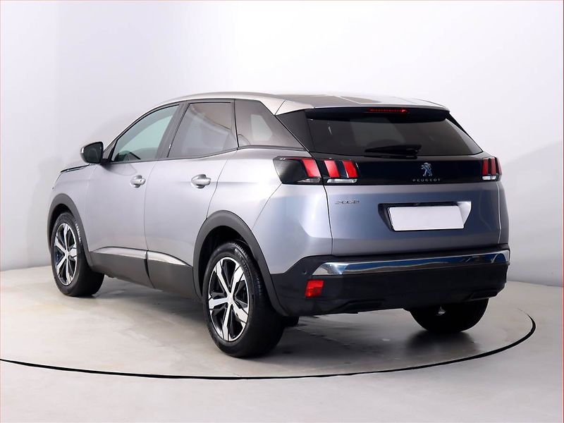 Peugeot 3008 (2023) Family 1.5 BlueHDi - fotka 4 z 22
