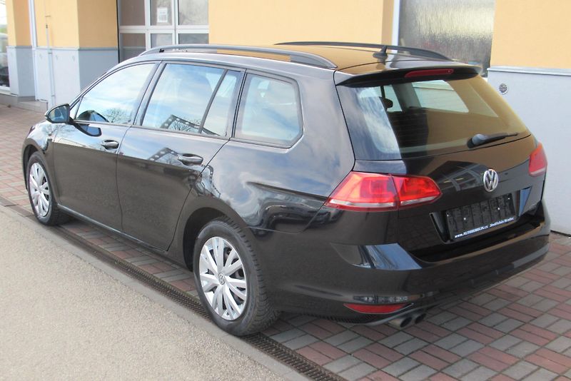Volkswagen Golf 1.6 TDI 4MOTION AUT. KLIMA - fotka 2 z 21
