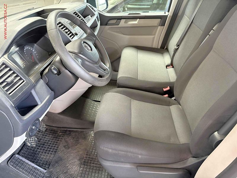 Volkswagen Transporter (2016) 2.0TDi L1H1, ČR, 103kW, AC - fotka 9 z 12