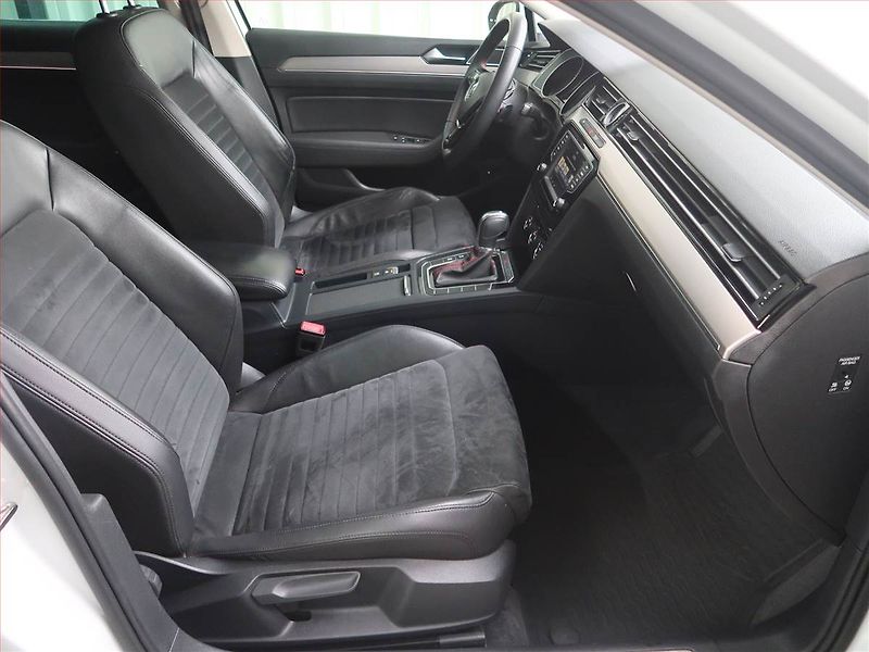 Volkswagen Passat (2015) Highline 2.0 TDI, 4X4 - fotka 9 z 17