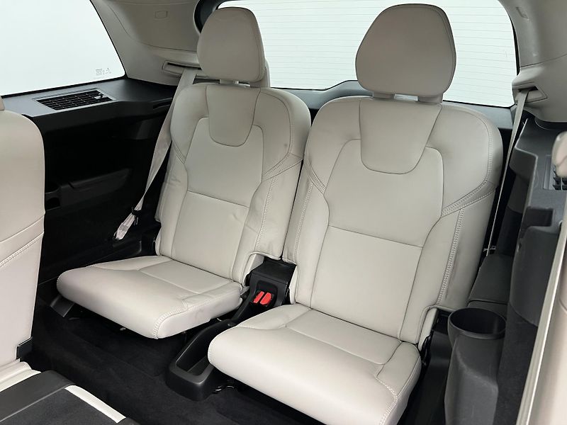 Volvo XC90 B5 AWD INSCRIPTION REZERVACE - fotka 22 z 44