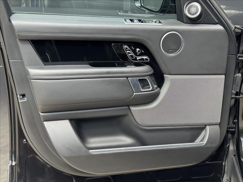 Land Rover Range Rover 5,0 S/C V8 Autobiography AWD Č - fotka 30 z 39