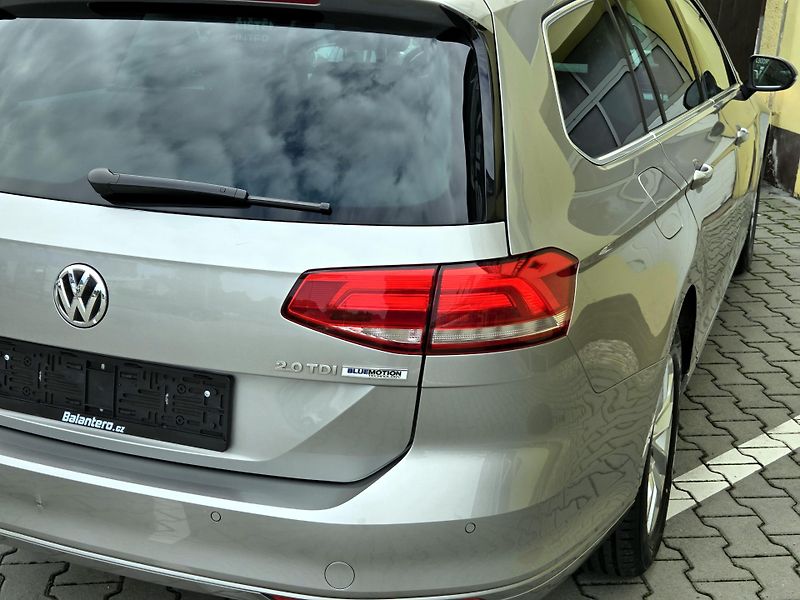 Volkswagen Passat 2.0TDi DSG *SERV.KN.FAKTURY*   - fotka 12 z 49