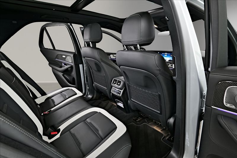 Mercedes-Benz GLE 63 S AMG 4M / ČR / NIGHT - fotka 23 z 25