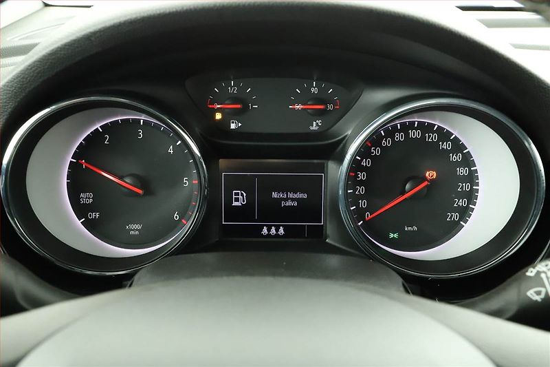 Opel Astra (2022) 1.5 CDTI, Tempomat - fotka 9 z 18