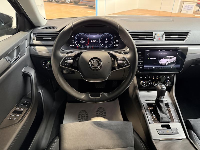 Škoda Superb 2.0 TSI 140kW Style DSG - fotka 7 z 17